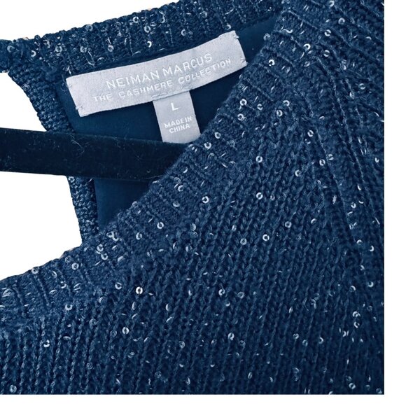 Cashmere Neiman Marcus Sweater - Picture 3 of 4
